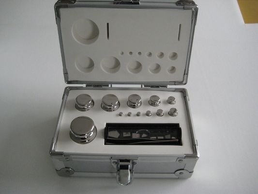 シリンダーは穏やかな鋼鉄天秤ばかりの部品を形づける